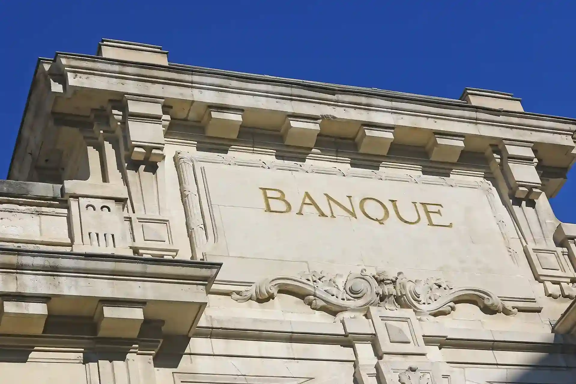 Ouvrir un compte bancaire en France pour un étranger : Guide Complet 2026